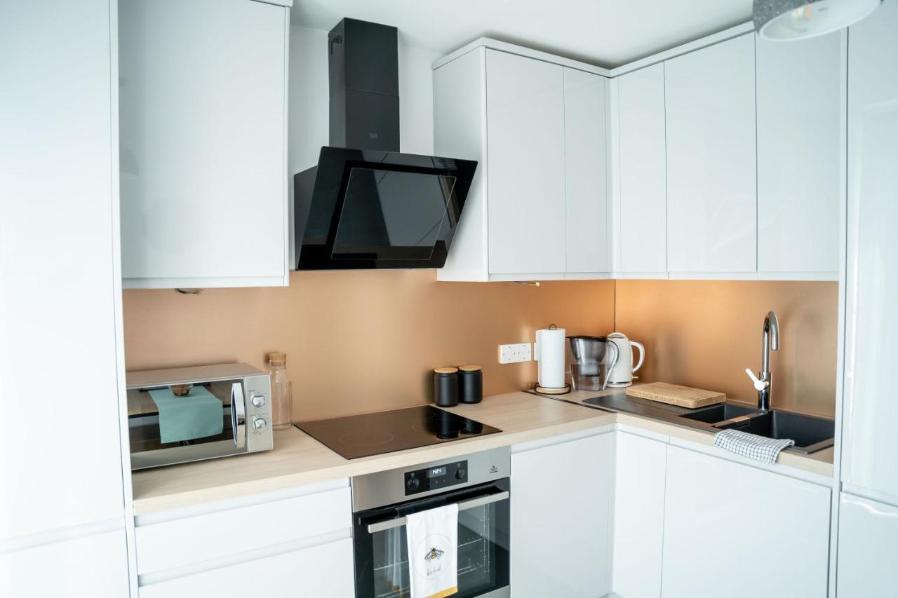 Luxurious Two Bedroom Apartment With Private Parking بيرث المظهر الخارجي الصورة