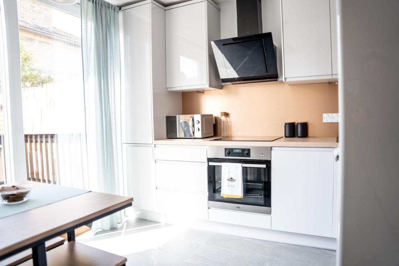 Luxurious Two Bedroom Apartment With Private Parking بيرث المظهر الخارجي الصورة